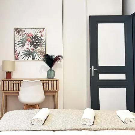 Zelie Apartment *